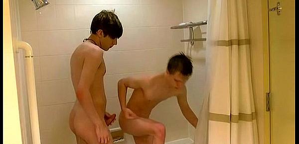  Twinks XXX William and Damien get into the shower together for a